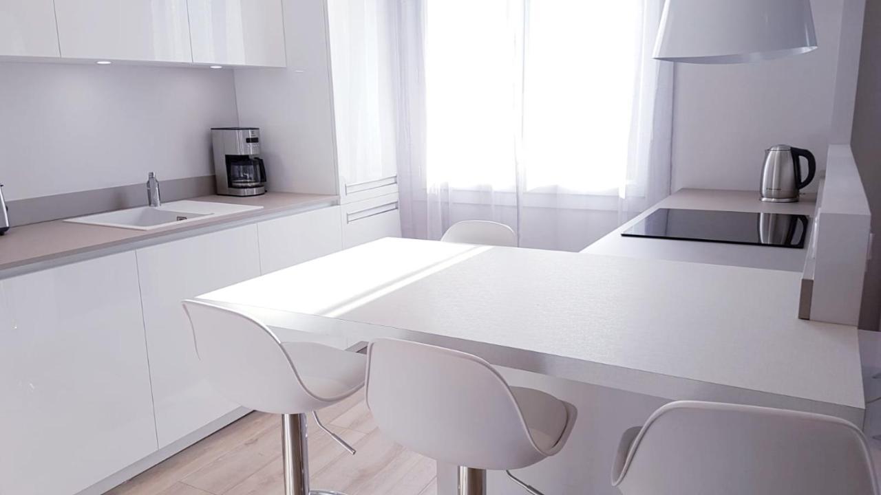 Le White Cosy A 5 Minutes Du Lac Avec Parking Privatif Gratuit Annecy Eksteriør billede