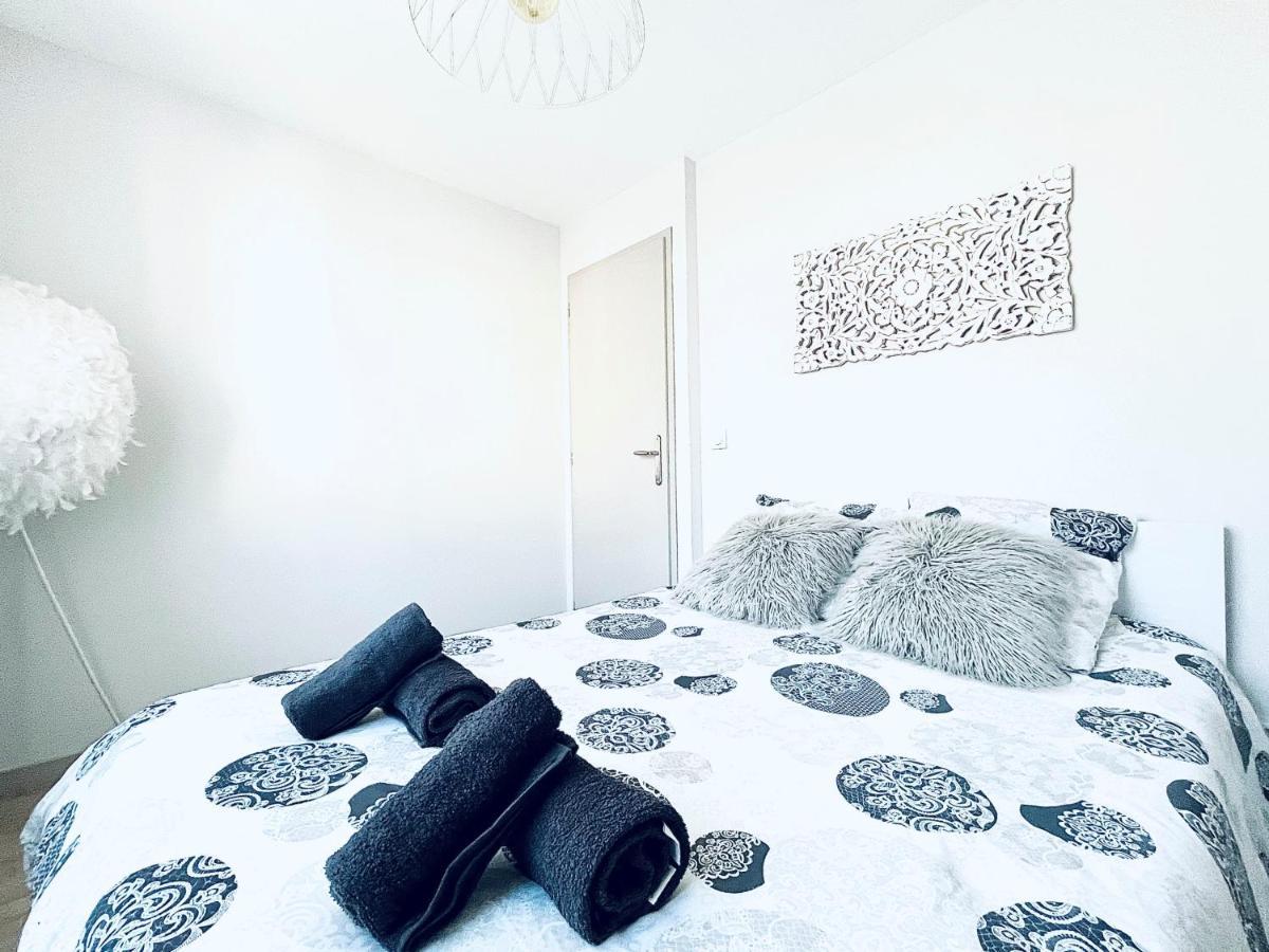Le White Cosy A 5 Minutes Du Lac Avec Parking Privatif Gratuit Annecy Eksteriør billede